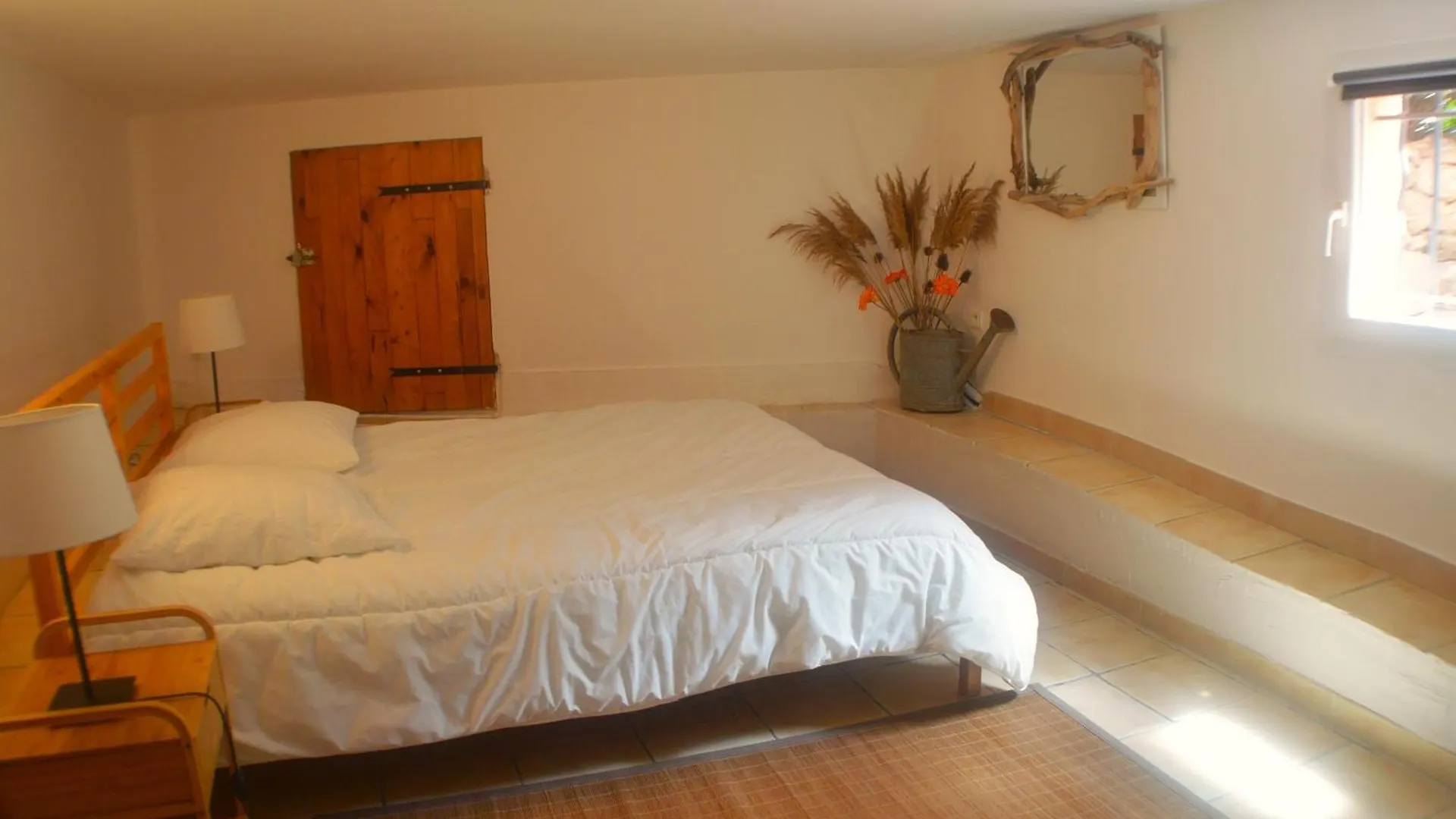 La Rose Des Vents & Spa - Gite La Parenthese Neoules 0*,  France